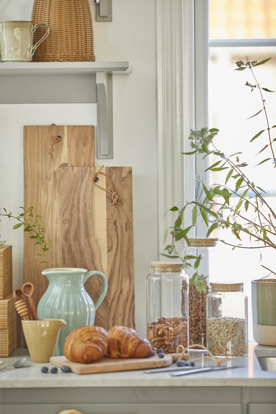 Tapasbrett mit Lederschnur -groß-